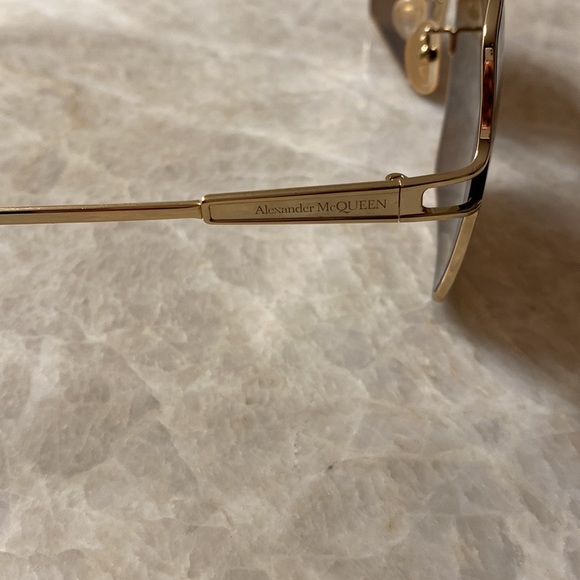 ALEXANDER MCQUEEN WOMENS SUNGLASSES GOLD AND BROWN! Worn once, made in Italy! - Picture 10 of 14